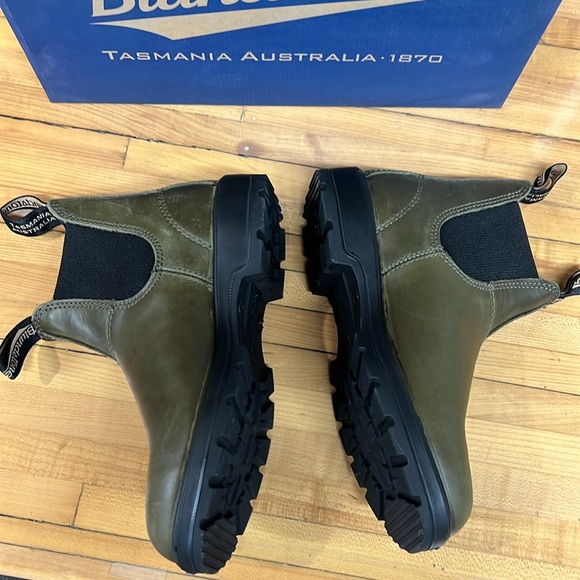 Blundstone Olive Green Leather Boots - Picture 2 of 6